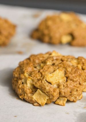 A picture of Apple Oatmeal Cookies.