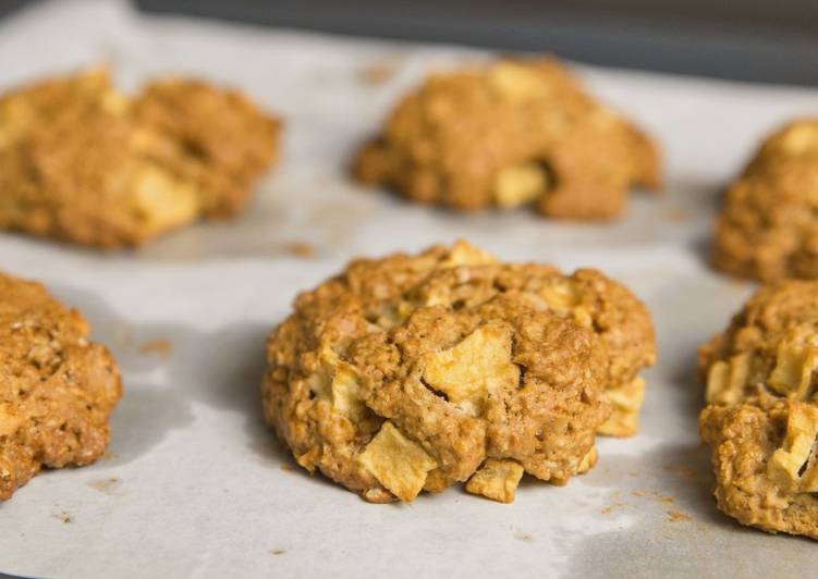 The Simple and Healthy Apple Oatmeal Cookies