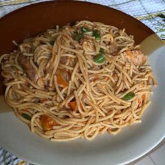 A picture of Jollof spaghetti.