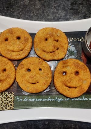 பொட்டேட்டோ ஸ்மைலி (potato smiley) செய்முறை முக்கிய புகைப்படம்