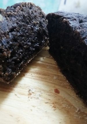 Una foto de Bizcocho húmedo de chocolate