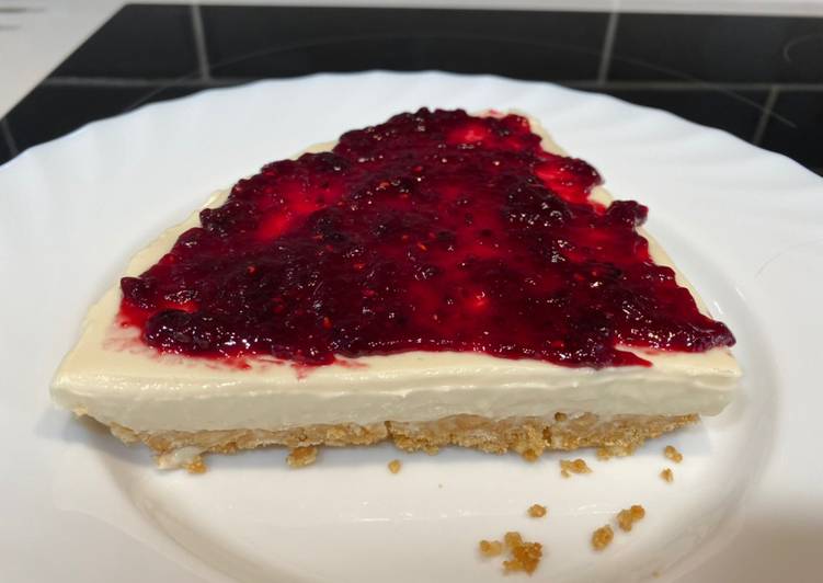 Cheesecake sin horno con mermelada de frutos rojos (Mambo)