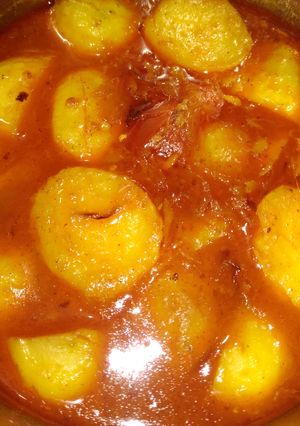 কাশ্মীরি আলুর দম(kashmiri aloor dum recipe in Bengali) রেসিপির প্রধান ছবি