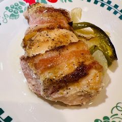 A picture of Bacon 🥓 Wrapped Chicken Thighs.
