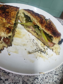 Una foto de Pechuga de pollo rellena y asada
