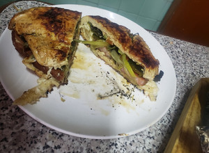 Una foto de Pechuga de pollo rellena y asada
