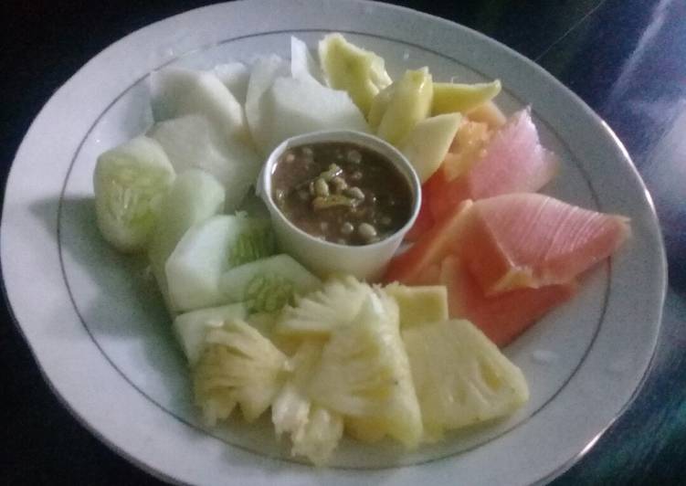 Rujak manis..segar.