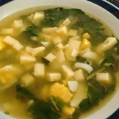 Sopa de acelgas deliciosa (con queso y huevo cocido) Receta de Hilda Lucero  Garcia Segura- Cookpad