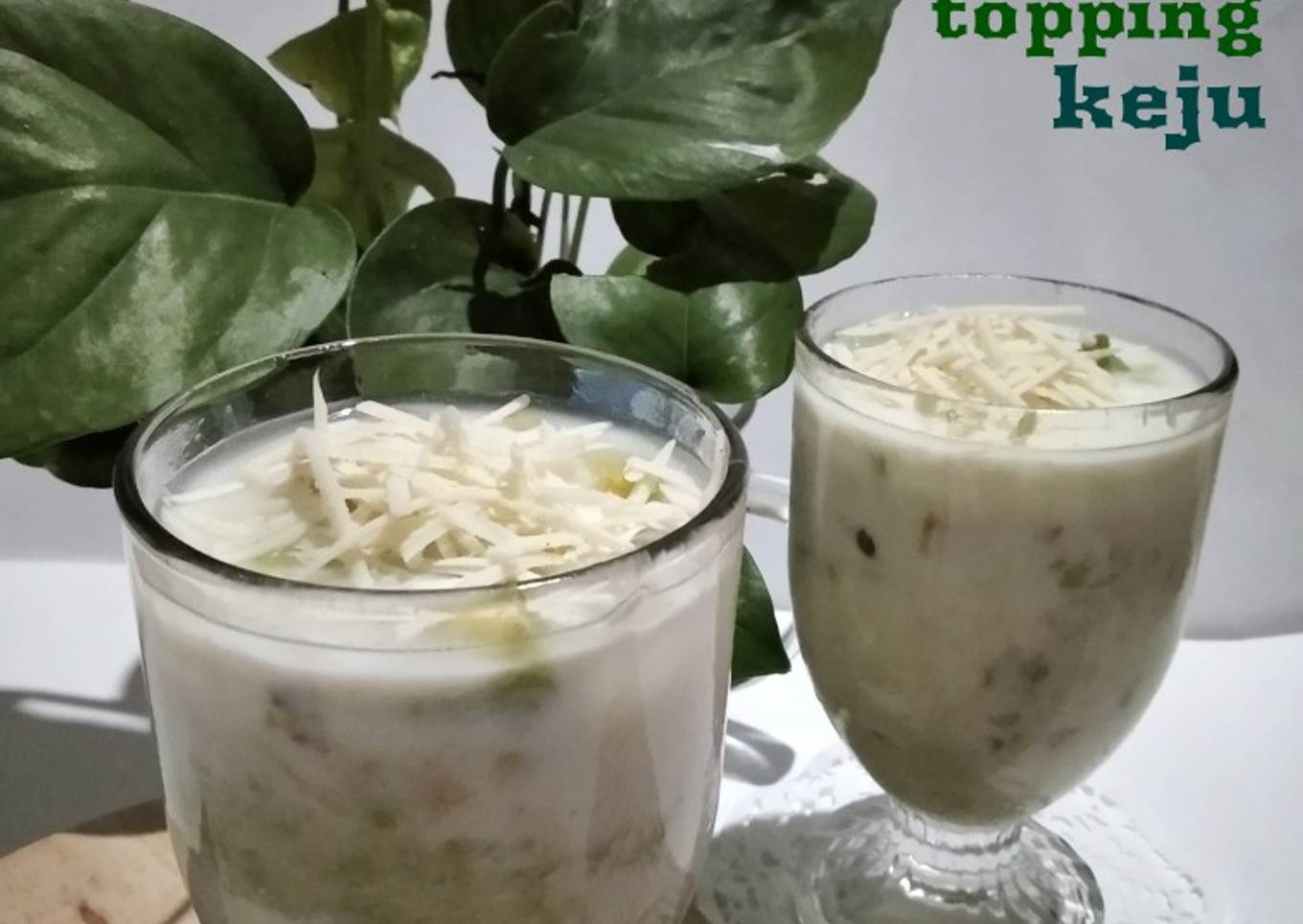 *Alpukat kocok topping keju*