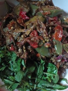 Foto resep Sambal terong dan teri+kemangi 😍😍😍