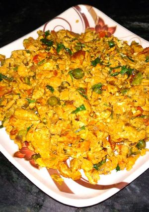 A picture of Egg matar bhurji.