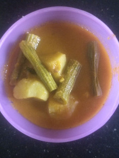 முருங்கைக்காய் குழம்பு(drumstick curry recipe in tamil) செய்முறை முக்கிய புகைப்படம்
