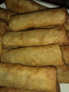 A picture of Spring rolls.