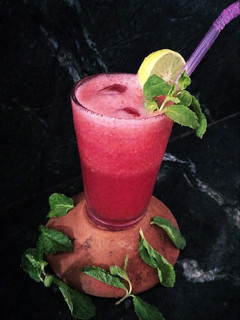 તરબૂચ નું શરબત (Watermelon Sharbat Recipe In Gujarati) રેસીપી મુખ્ય ફોટો