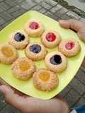 Kue Thumbprint Selai & Kelapa