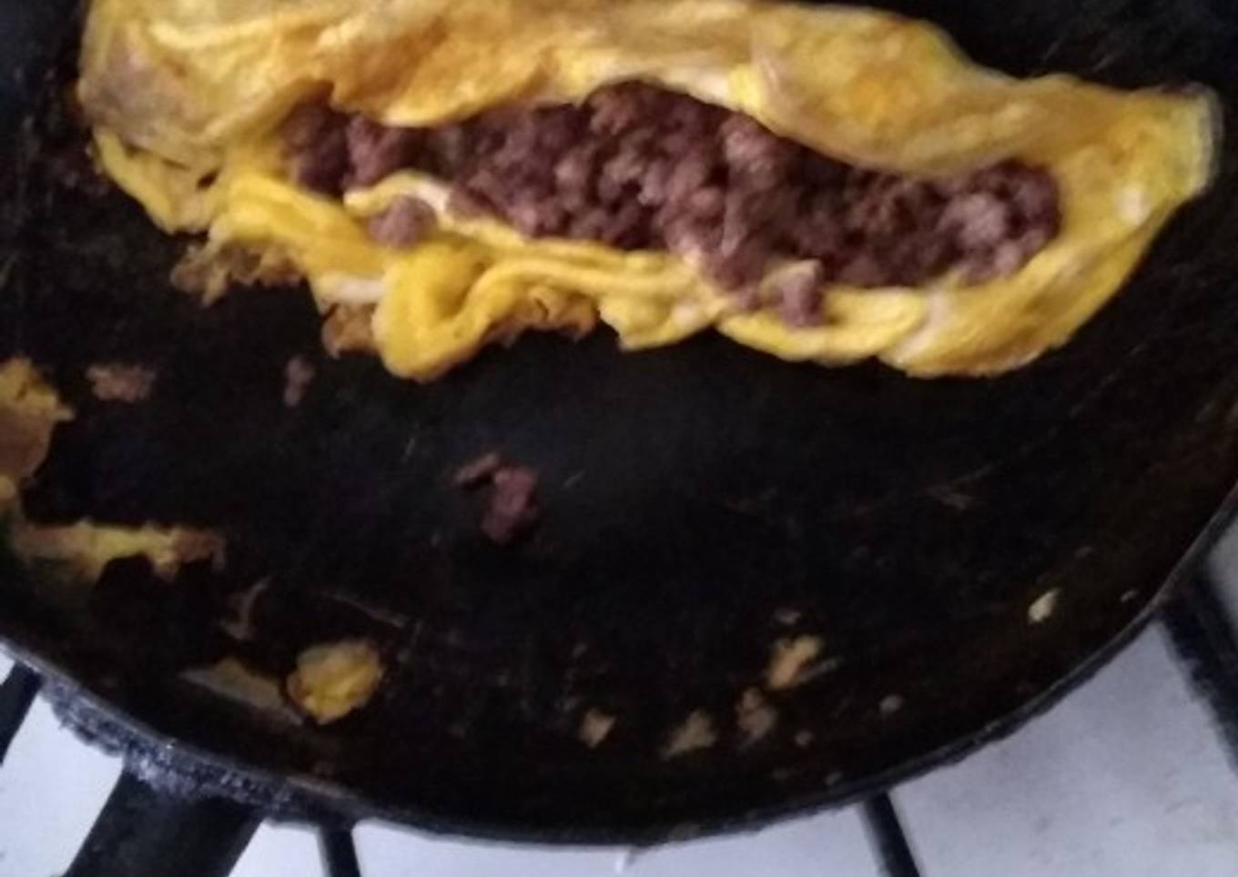 Omelette con carne picada