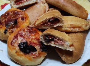Foto di Rosticceria siciliana o tavola calda... cartucciate e pizzette👍