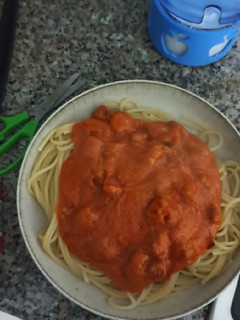 Una foto de Espaguetis con tomate y chorizo