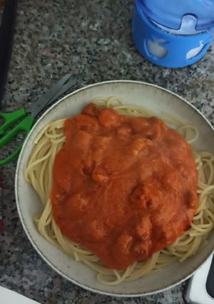 Una foto de Espaguetis con tomate y chorizo