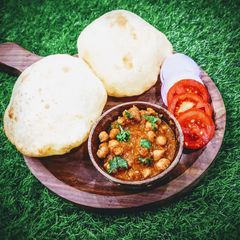 A picture of Chole bhature.