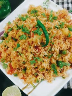 लेफ्टओवर राइस पाव भाजी पुलाव (leftover rice pav bhaji pulao recipe in Hindi) रेसिपी मुख्य फोटो