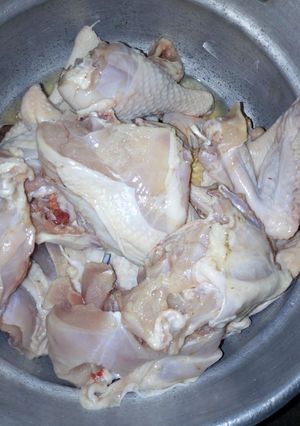 A picture of How to prepare chicken @ home.