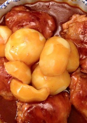 A picture of Chicken in Red Sauce.