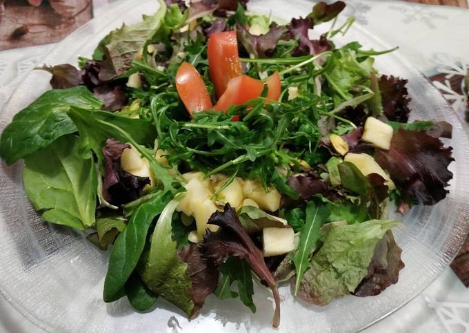 Ensalada De Brotes Tiernos Con Manzana Y Frutos Secos Receta De ...