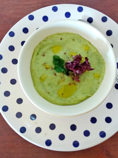 Una foto de Salmorejo verde