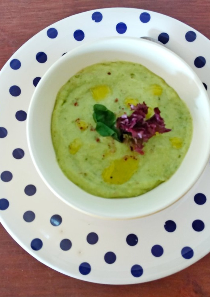 Una foto de Salmorejo verde