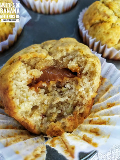 Una foto de Muffins de banana 🍌 y dulce de leche
