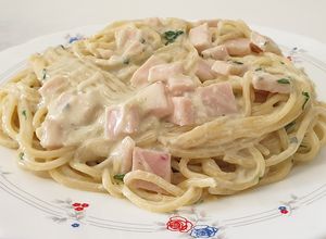 Foto principal de Espaguetis con salsa de roquefort