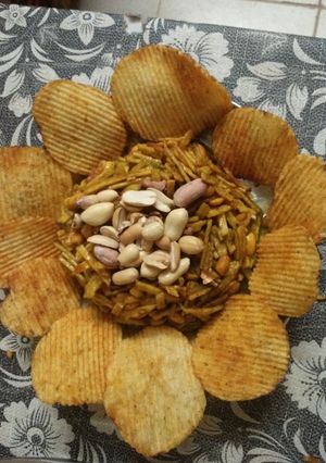 ફરાળી ભેળ ચાટ(Farali Bhel Chaat Recipe in Gujarati) રેસીપી મુખ્ય ફોટો