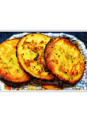 A picture of Instant Rava bun dosa.