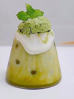 Foto resep Milk Greentea With Ice Cream Topping / Matcha Latte