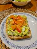 Tosta de aguacate con huevo