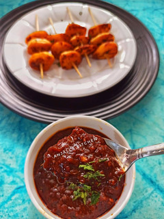शेजवान साँस (schezwan sauce recipe in marathi) रेसिपी चे मुख्य फोटो