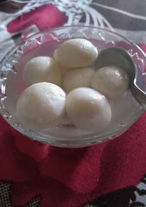 રસગુલ્લા (Rasgulla Recipe In Gujarati) રેસીપી મુખ્ય ફોટો