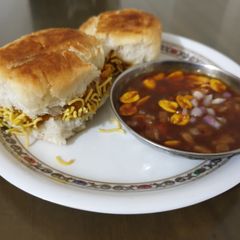 A picture of Kutchi dabeli.