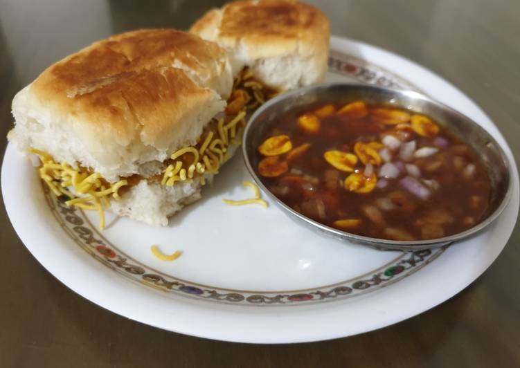 Recipe of Kutchi dabeli in A Minutes for Beginners