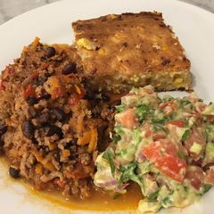 Chilli con Carne with corn bread A picture of Chilli con Carne with corn bread.