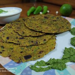A picture of Methi dhebara.