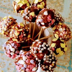 Oreo lollipops A picture of Oreo lollipops.