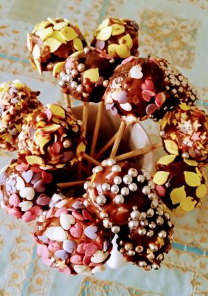A picture of Oreo  lollipops.