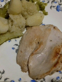 Una foto de Menestra de verduras con pavo a la plancha