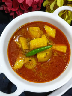 रसदार आलू टमाटर की सब्जी रेसिपी मुख्य फोटो