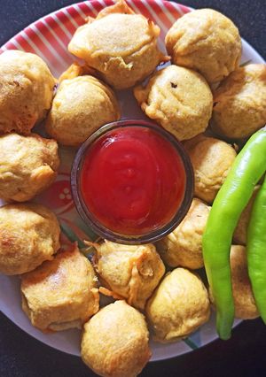 બટાકા વડા (Bataka Vada Recipe In Gujarati) રેસીપી મુખ્ય ફોટો