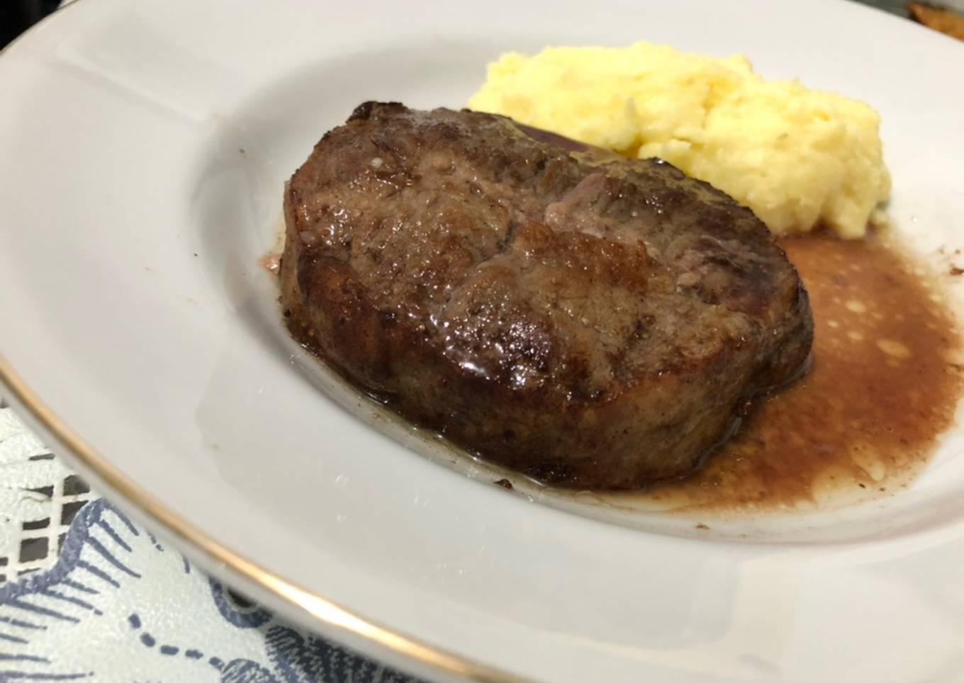 Tenderloin Meltique Steak with Mashed Potato