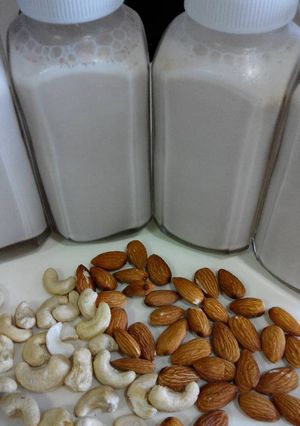 Foto resep susu almond dan mente/mede