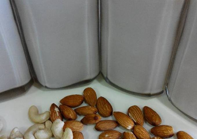 Resep Susu Almond Dan Mente Mede Oleh Nana Ningnong Cookpad